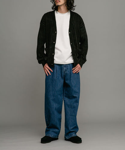 褶皺寬鬆牛仔褲