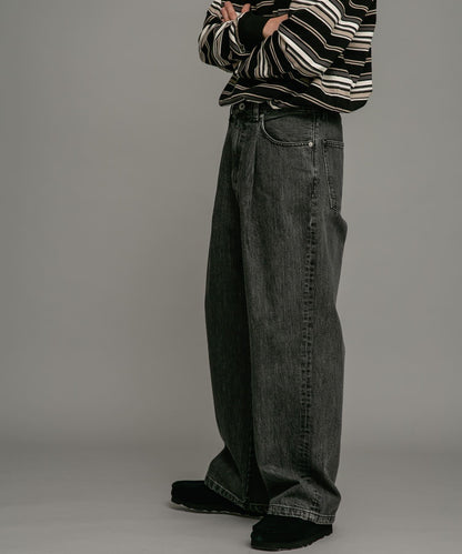 褶皺寬鬆牛仔褲