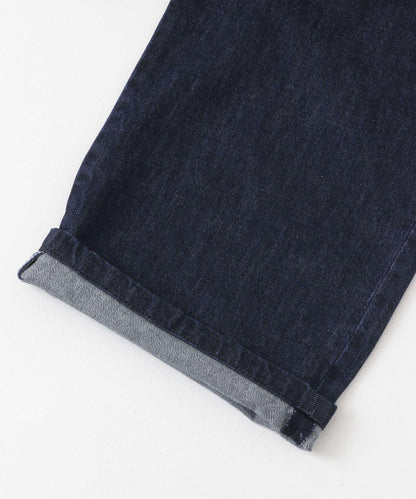 褶皺寬鬆牛仔褲