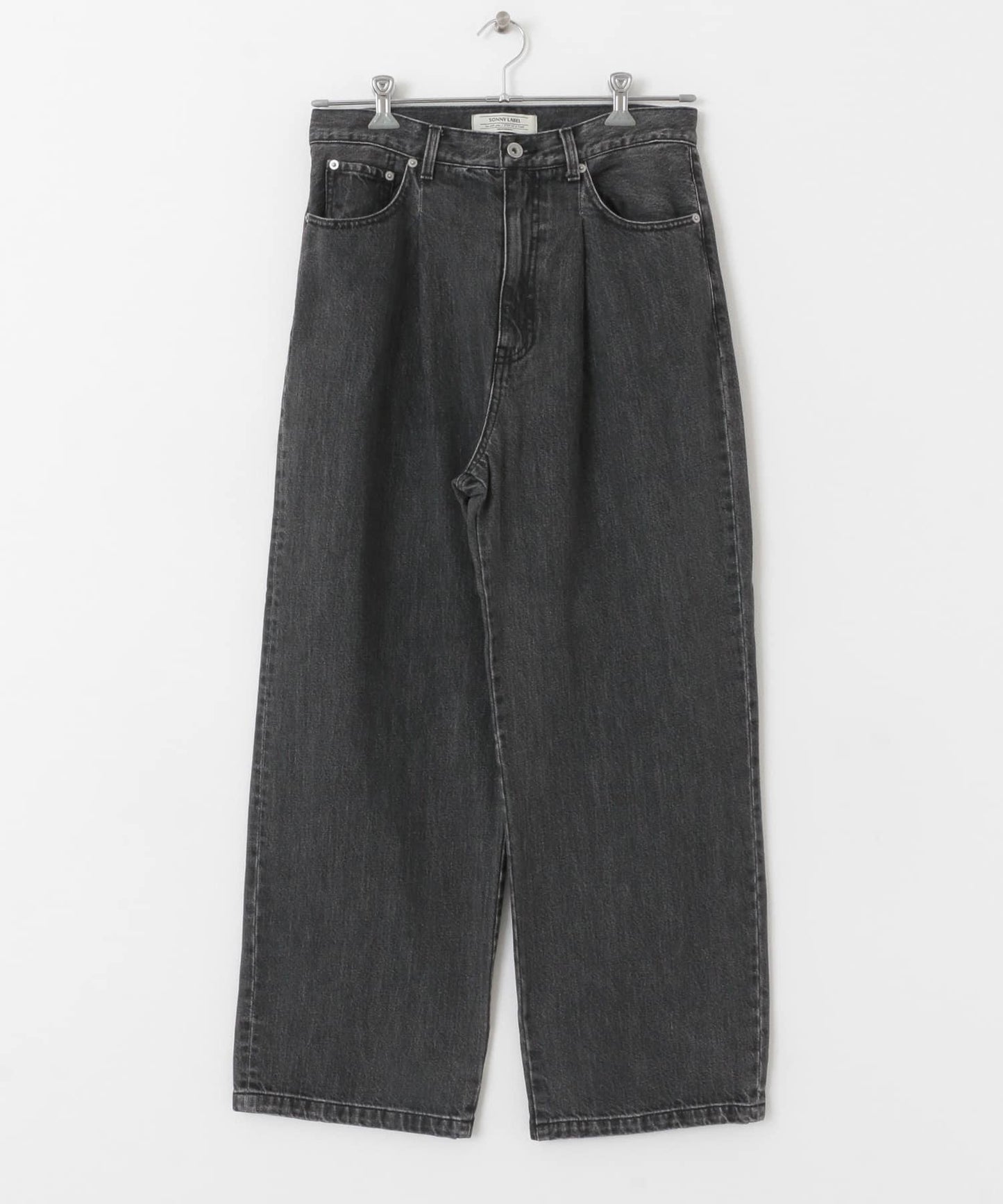 褶皺寬鬆牛仔褲