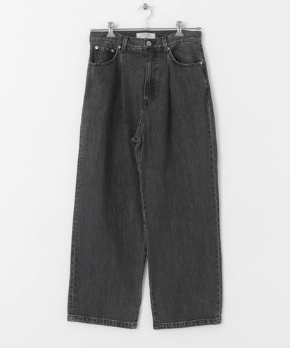 褶皺寬鬆牛仔褲