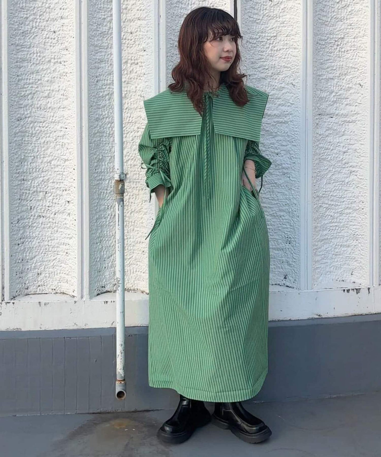 方領套裝條紋連衣裙