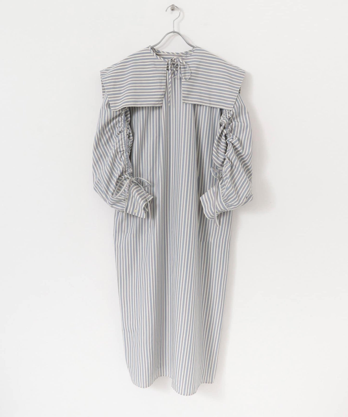 方領套裝條紋連衣裙