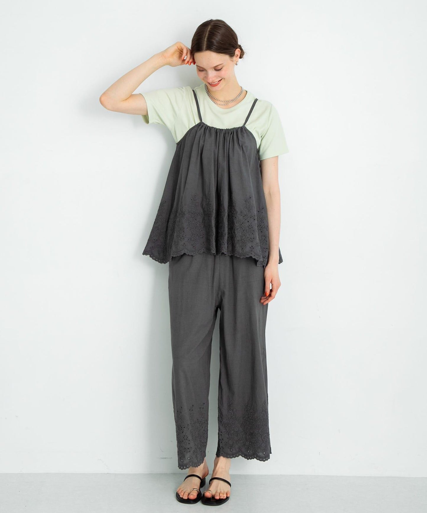 刺繡棉吊帶上衣×褲子套裝