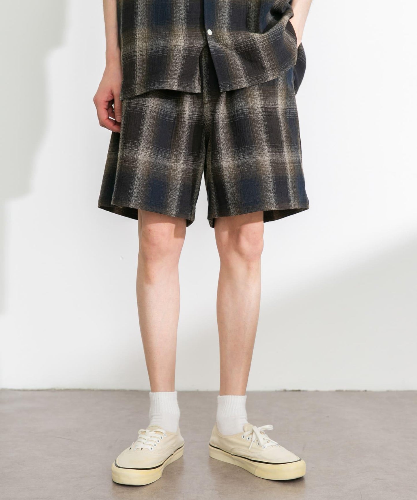 漸變格紋休閒短褲
