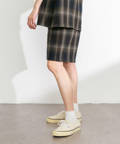 漸變格紋休閒短褲