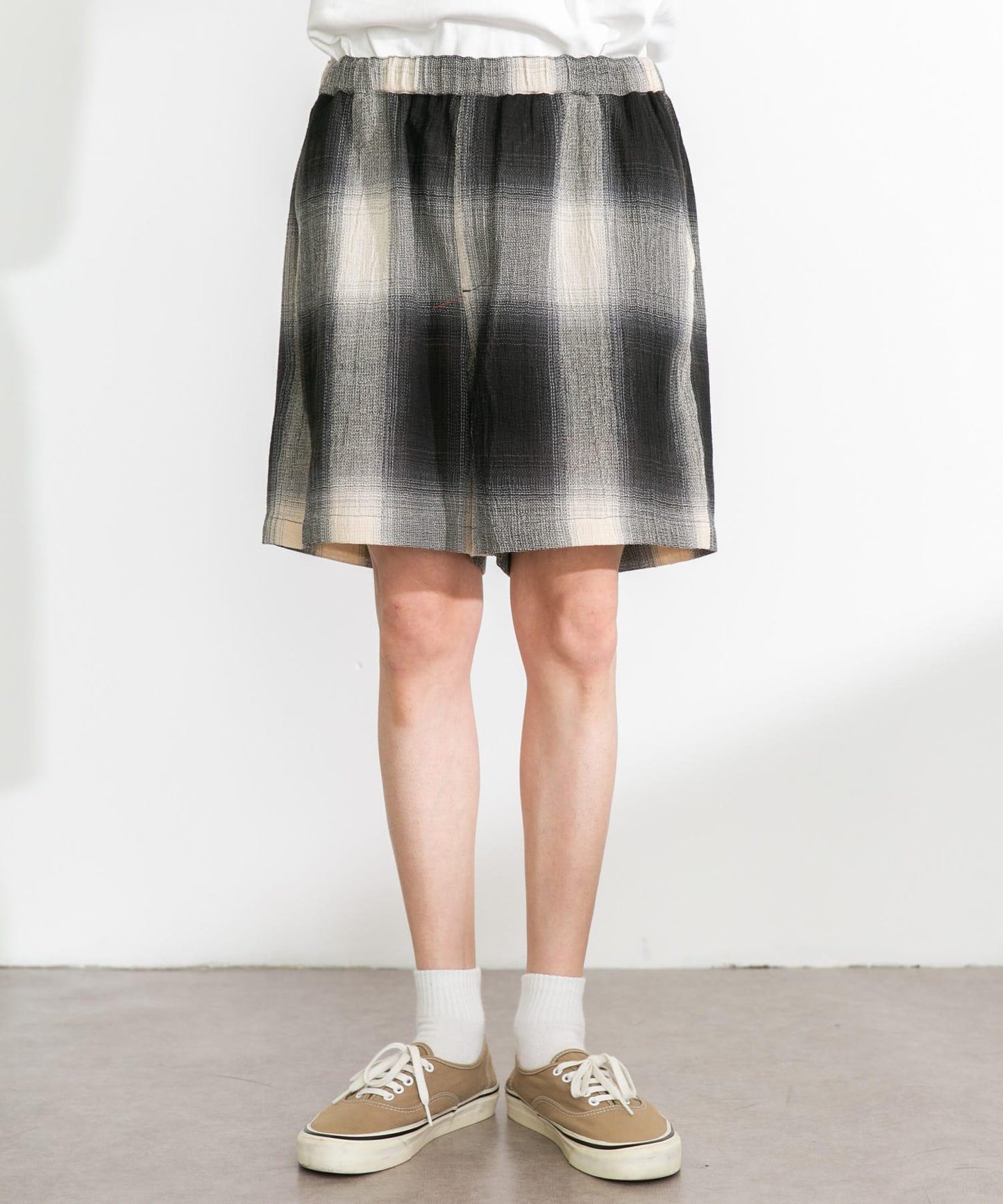 漸變格紋休閒短褲