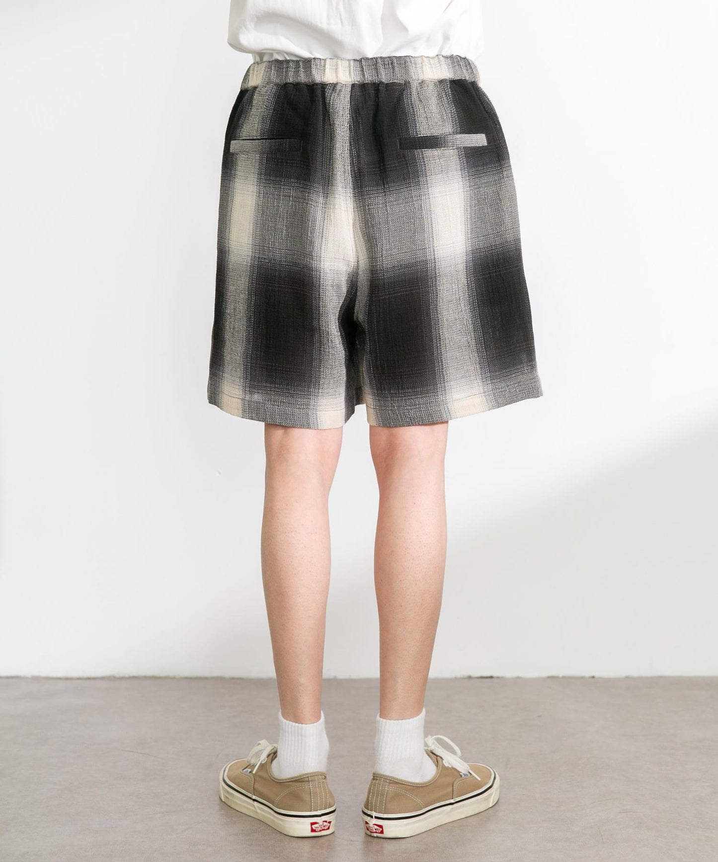 漸變格紋休閒短褲