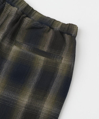 漸變格紋休閒短褲