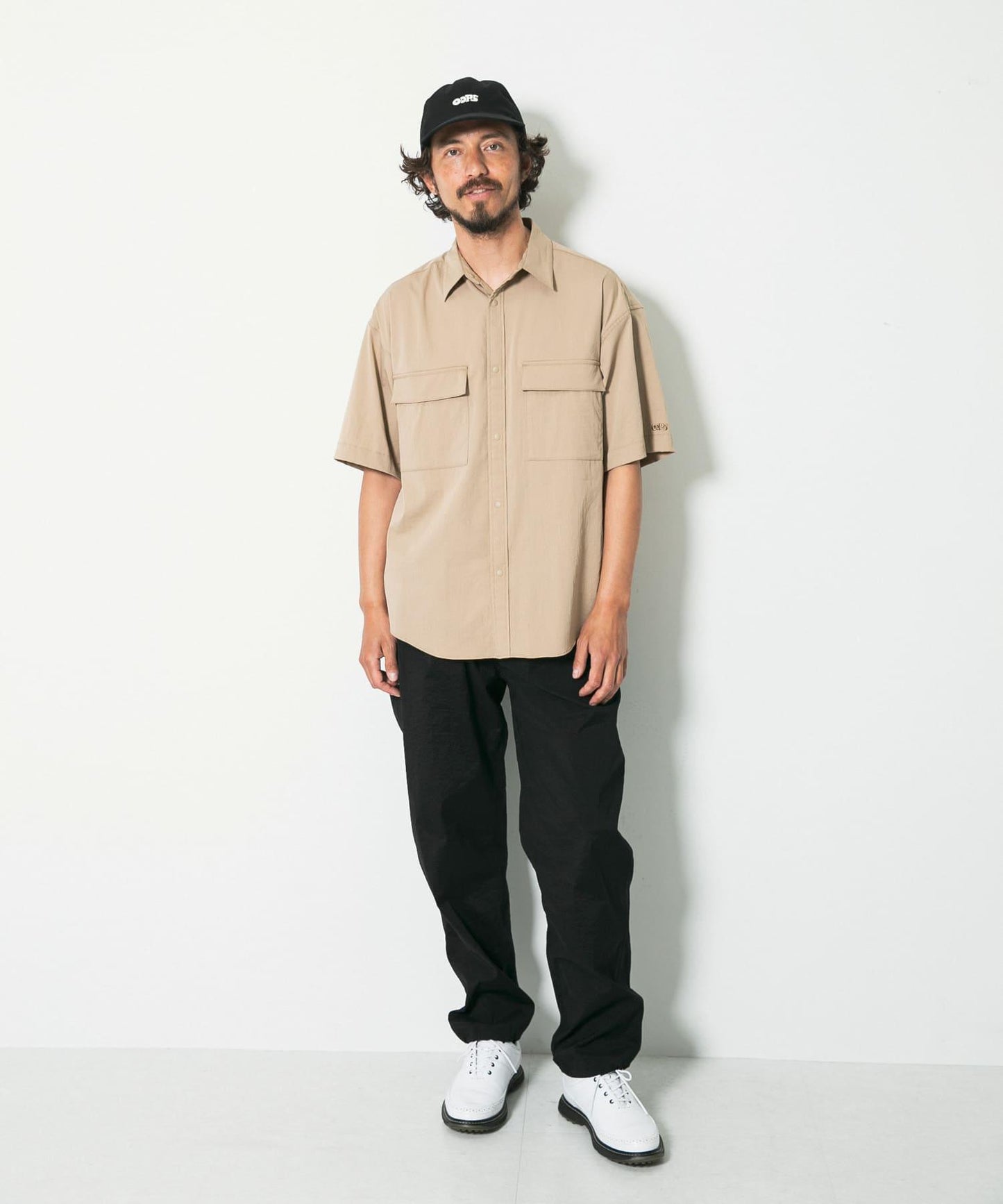 OOPS 可伸縮雙口袋襯衫