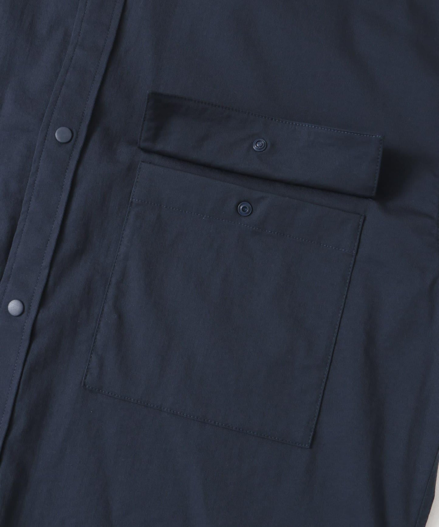 OOPS 可伸縮雙口袋襯衫