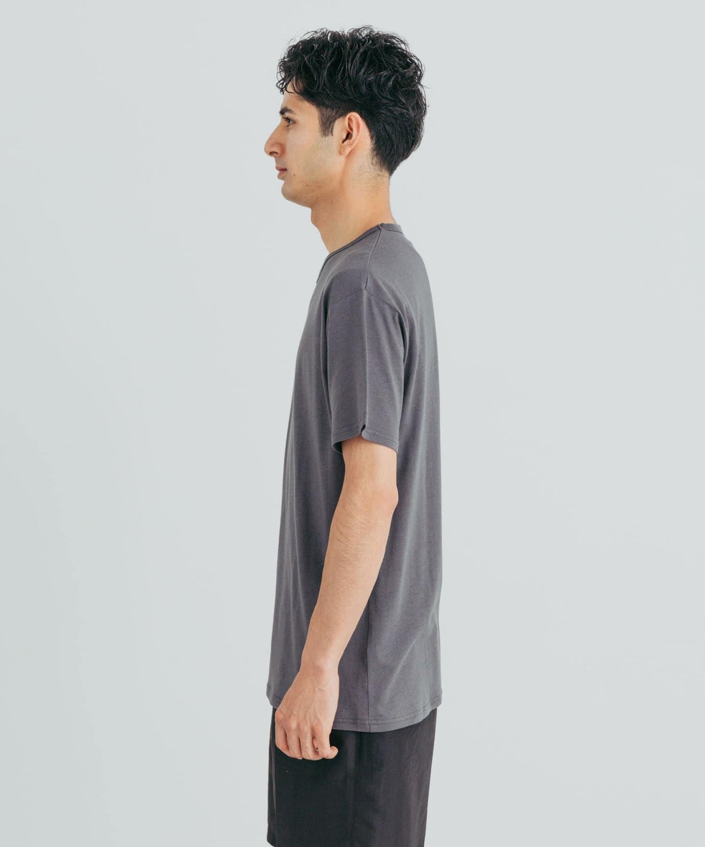 『UR TECH』圓領T恤