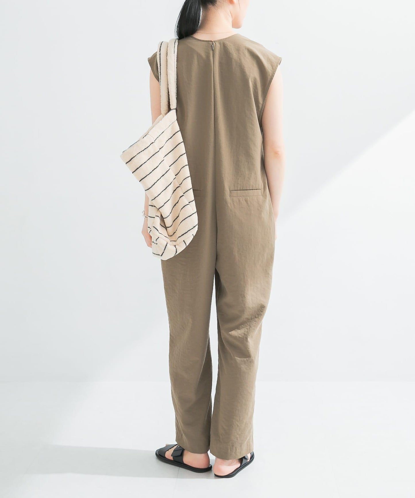 2尺碼可選亞麻風深V領連體褲