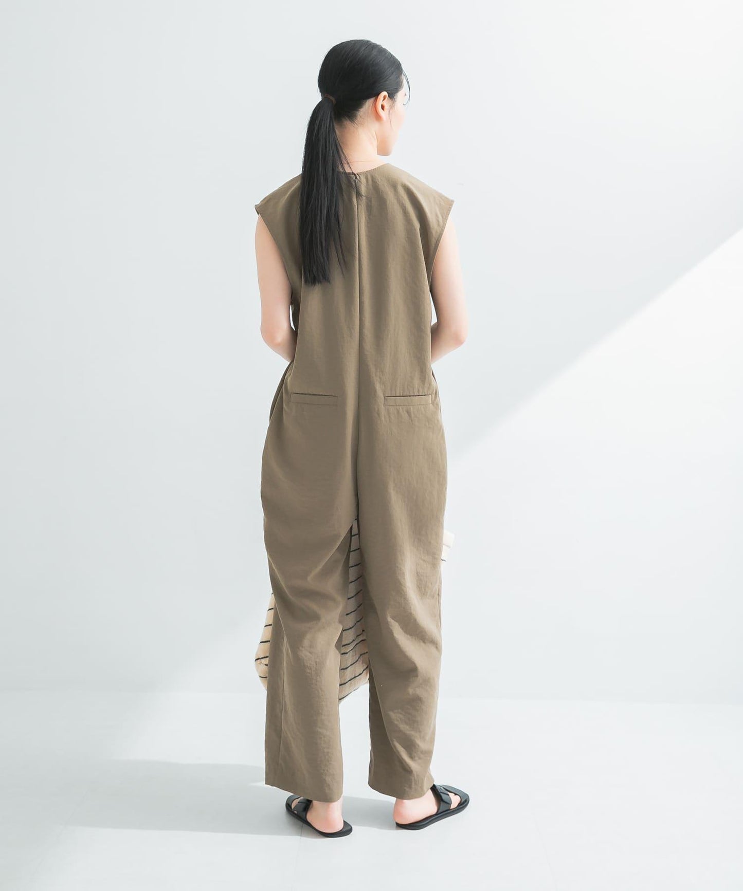 2尺碼可選亞麻風深V領連體褲