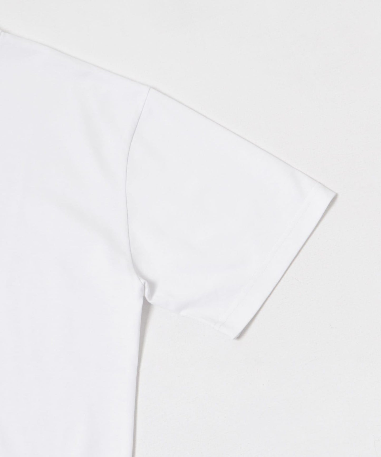 『UR TECH』基礎款T恤