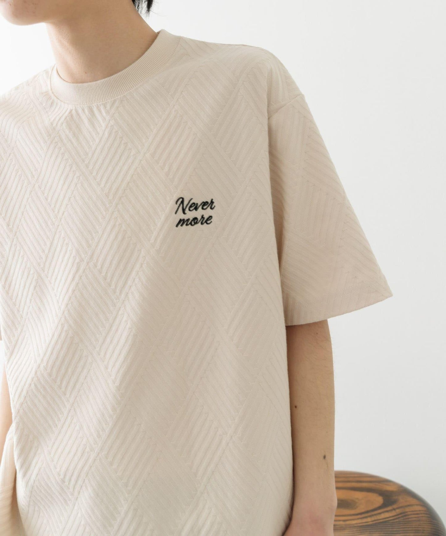 單點刺繡人字紋提花T恤