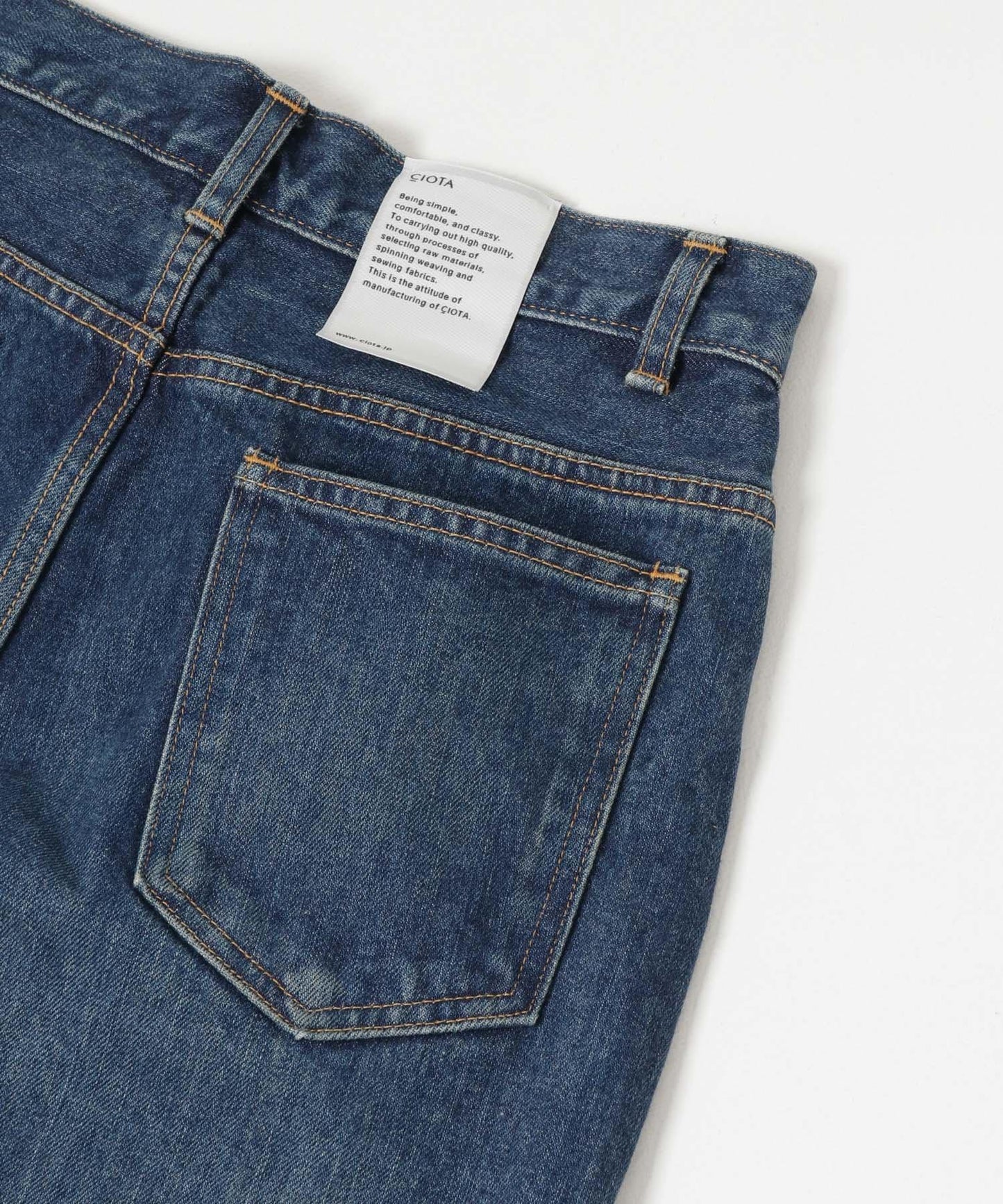 CIOTA 靛藍Supima棉修身牛仔褲