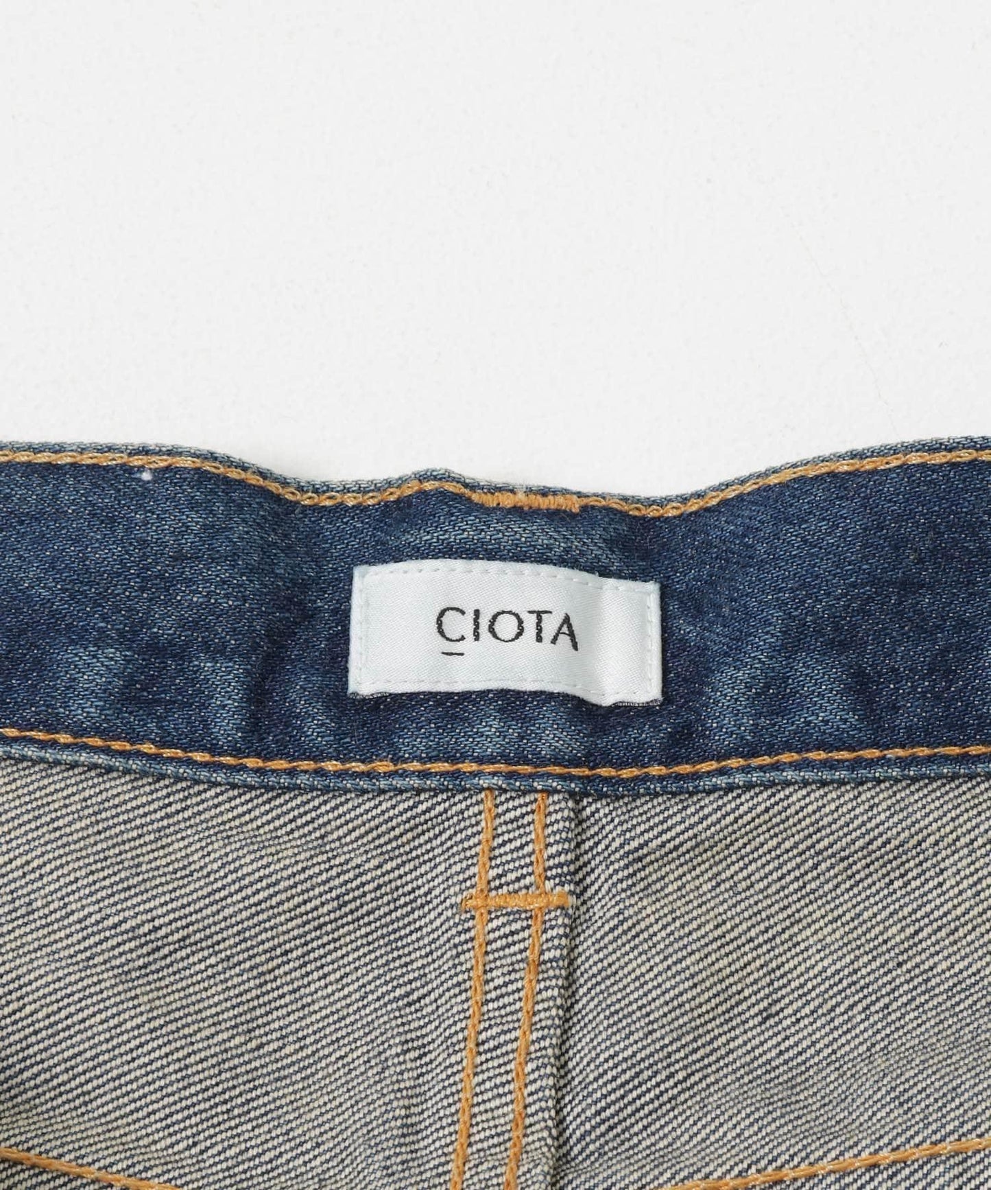 CIOTA 靛藍Supima棉修身牛仔褲