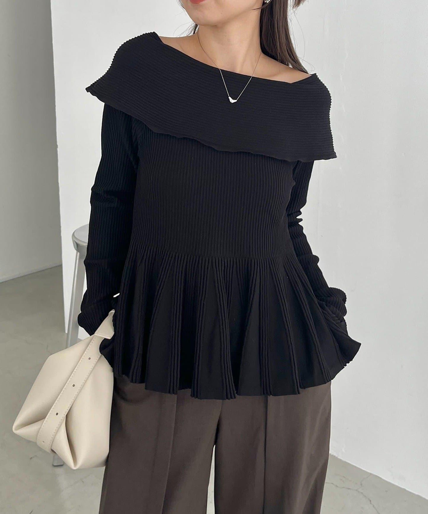 【CAPRICIEUX LE'MAGE】喇叭袖一字領針織衫