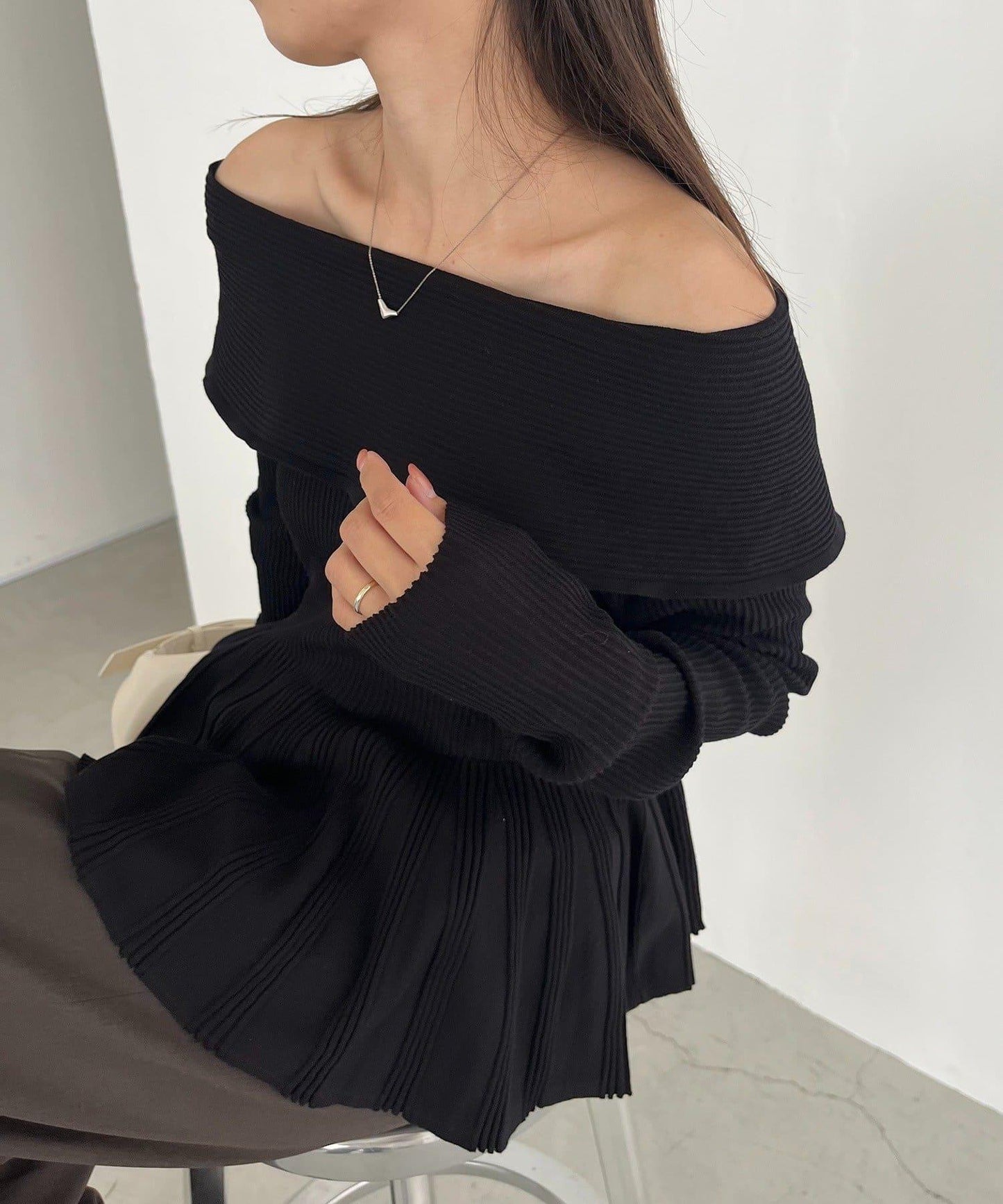 【CAPRICIEUX LE'MAGE】喇叭袖一字領針織衫