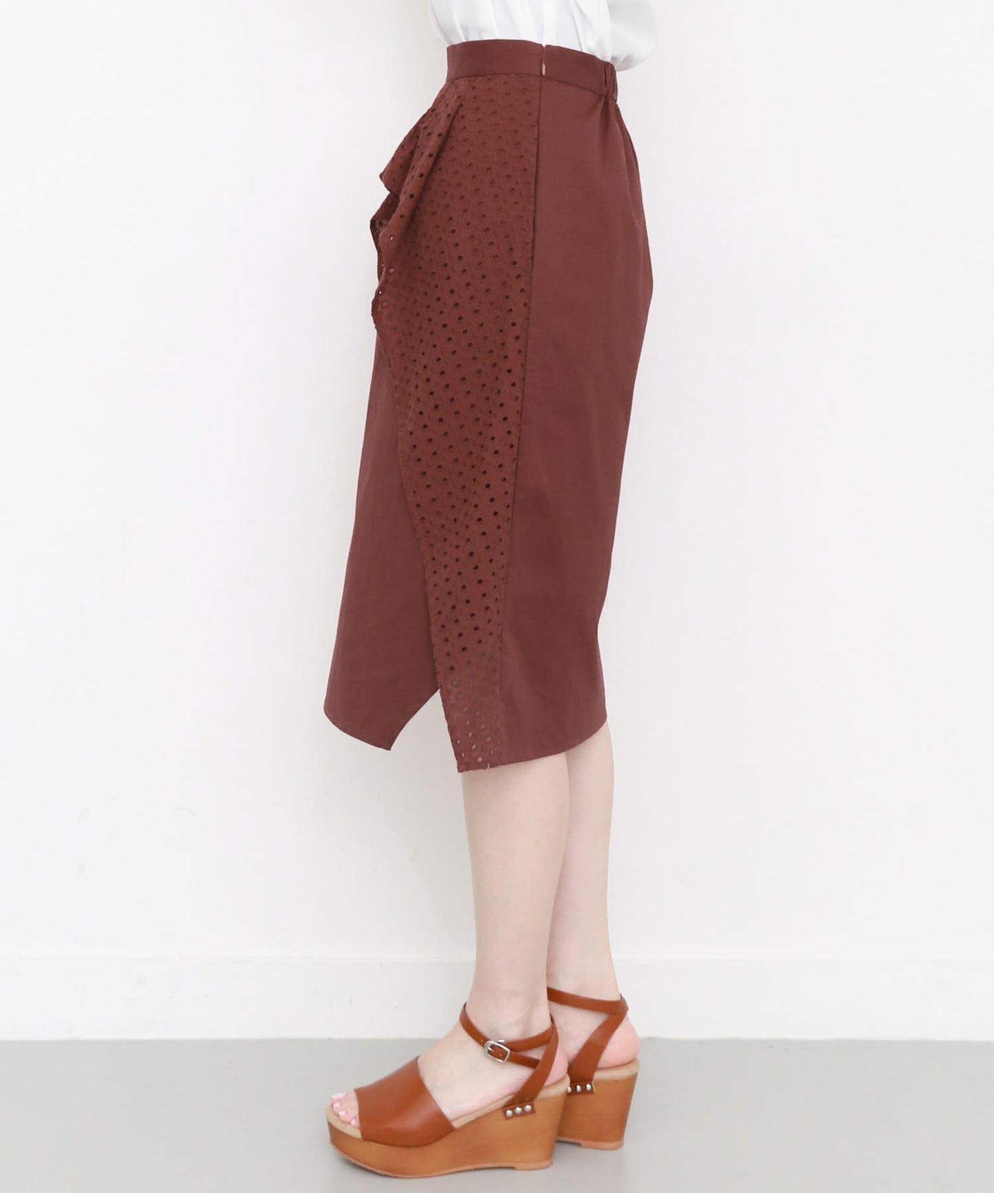 荷葉邊蕾絲不對稱半身裙