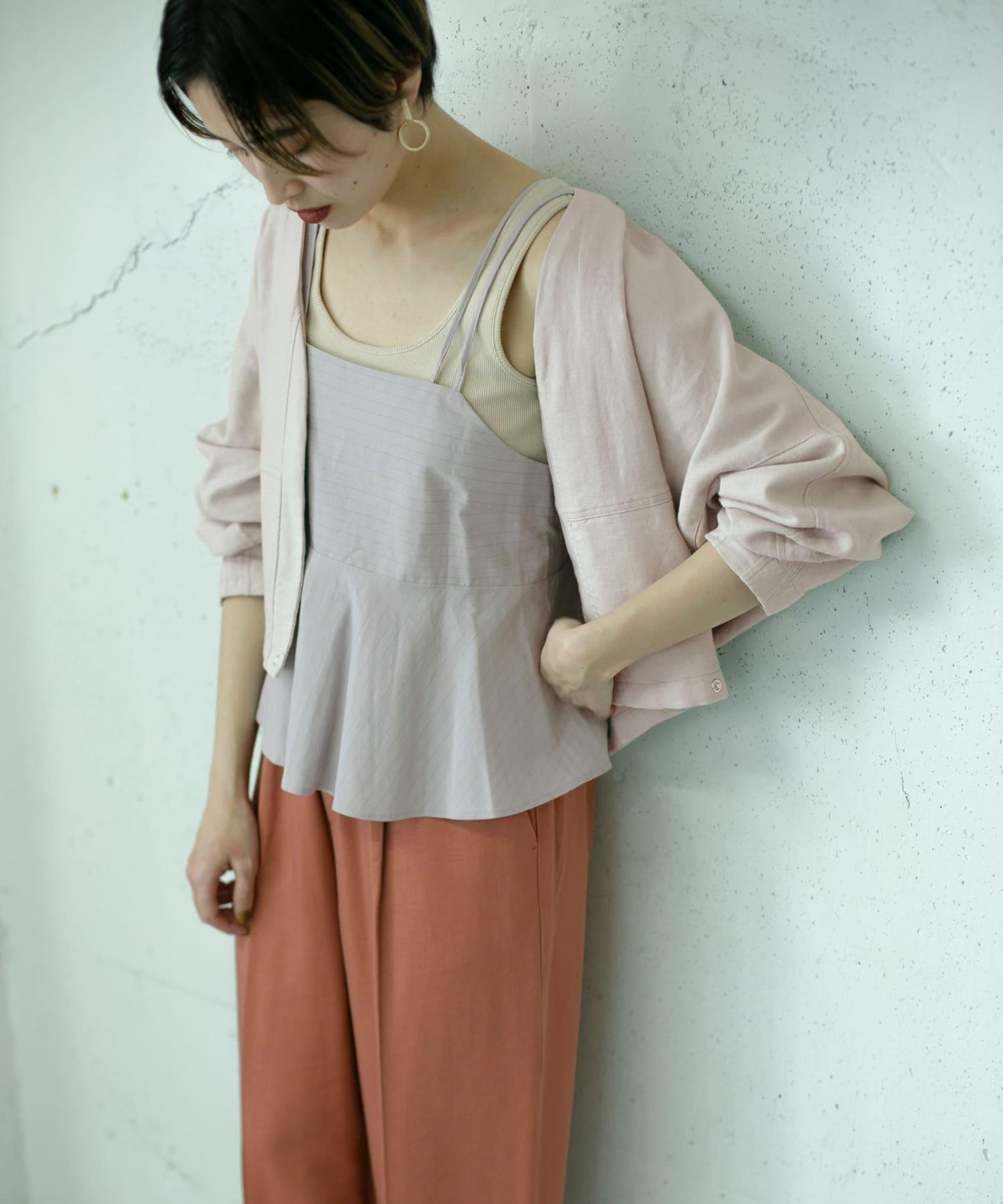 條紋不對稱吊帶背心∴