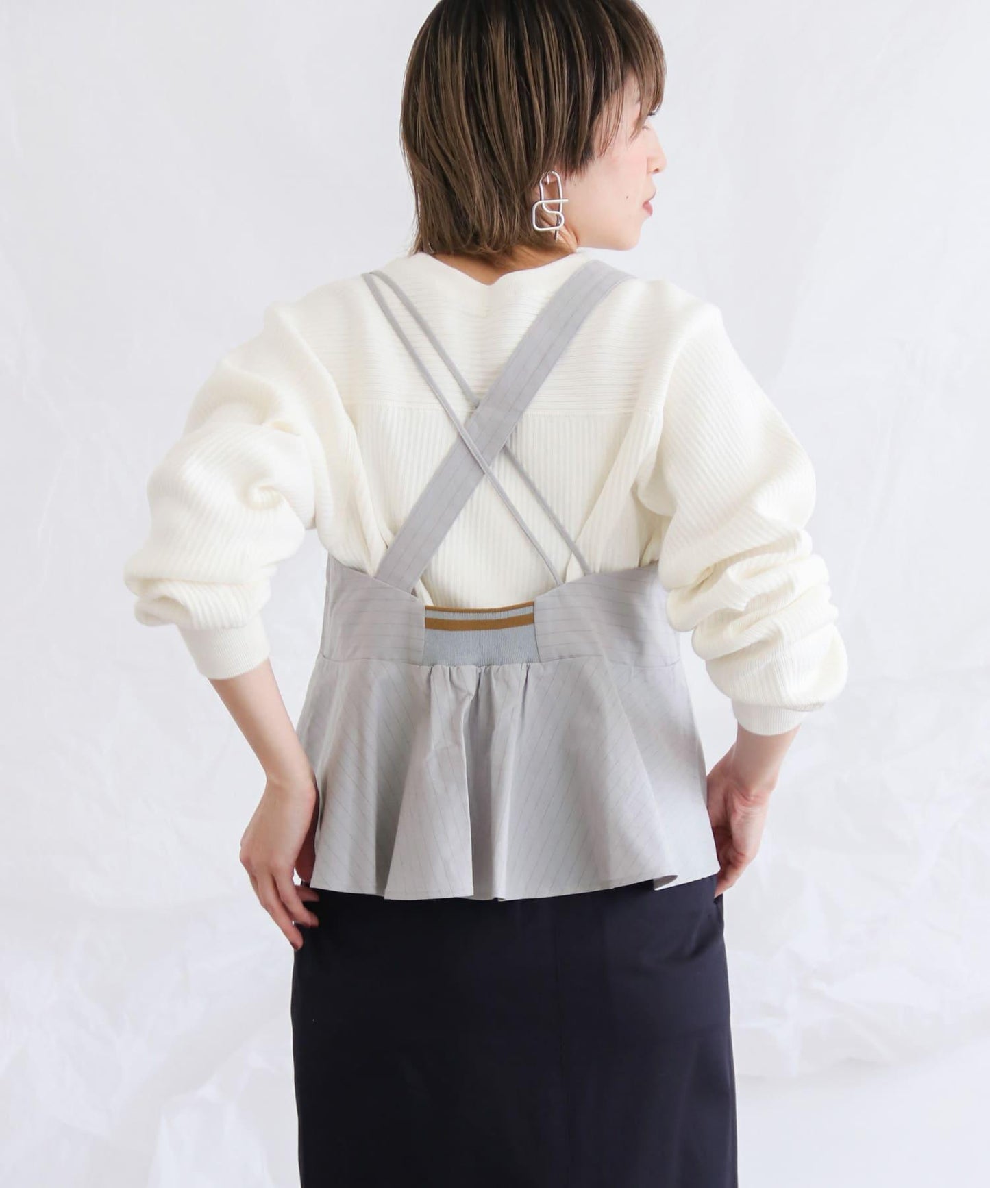 條紋不對稱吊帶背心∴