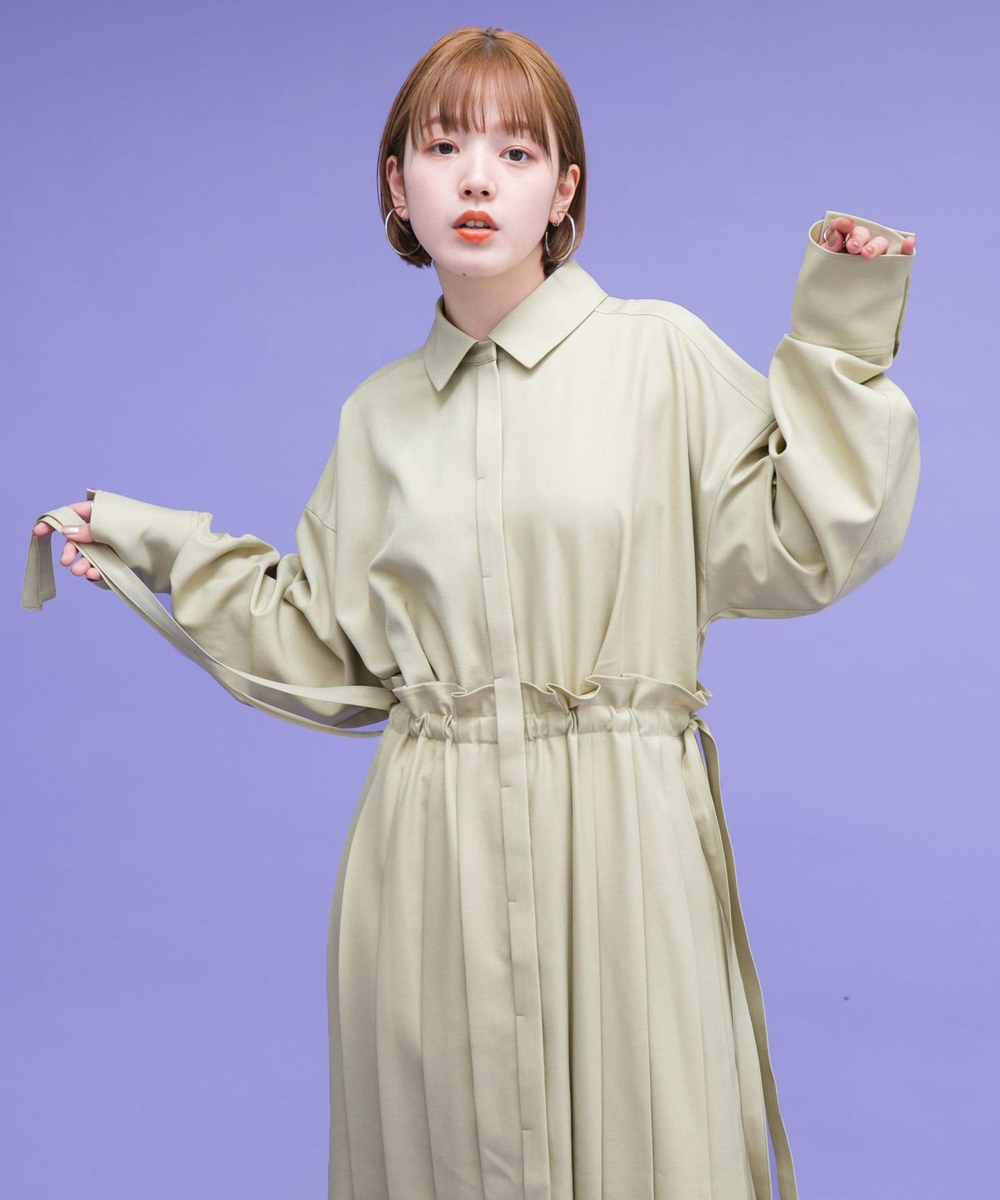 百褶拼接連衣裙