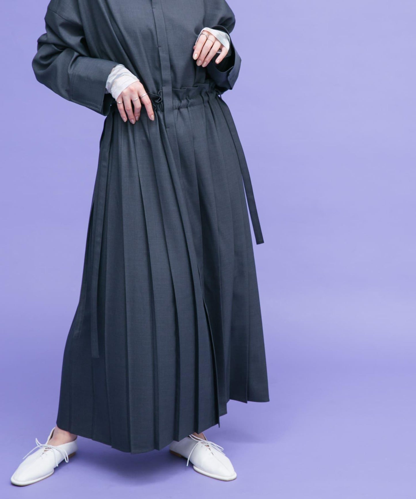 百褶拼接連衣裙