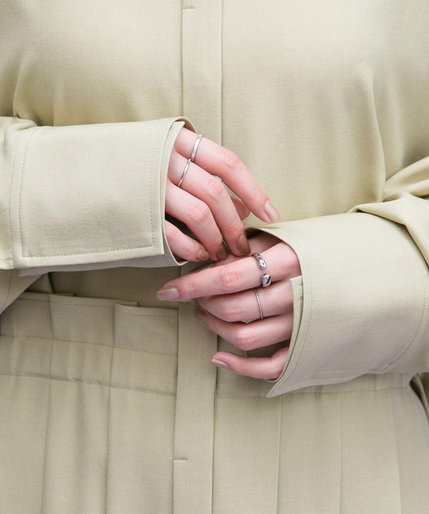 百褶拼接連衣裙