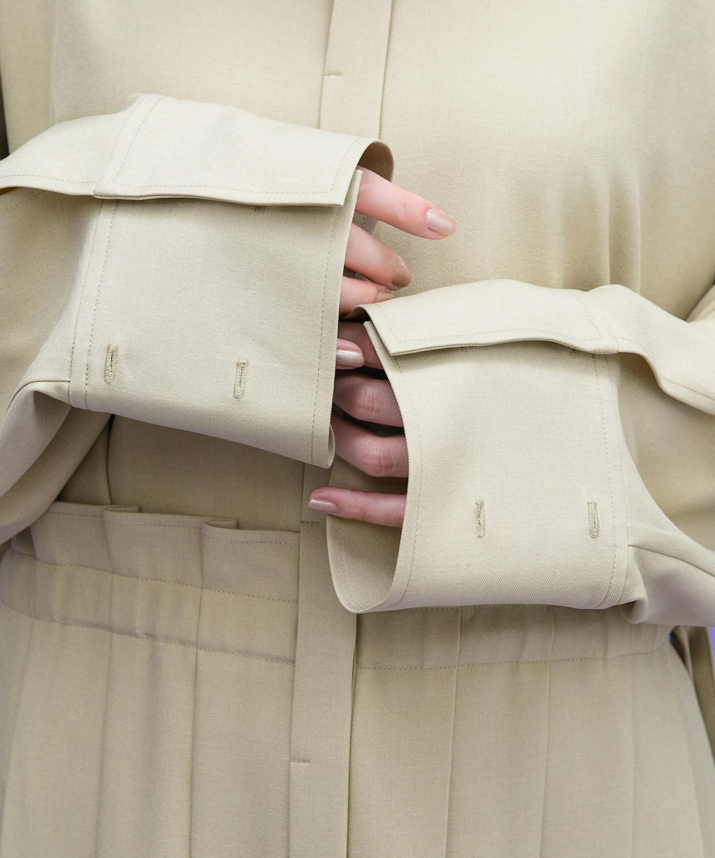 百褶拼接連衣裙