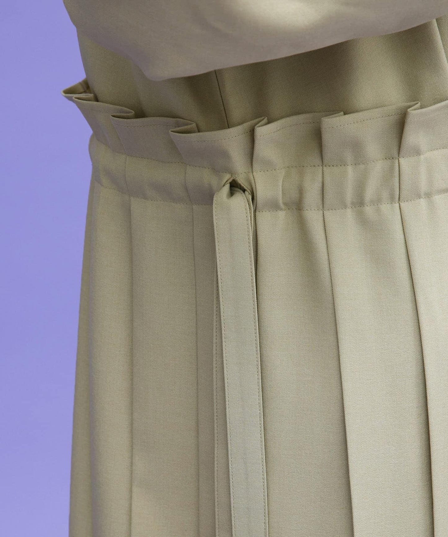 百褶拼接連衣裙