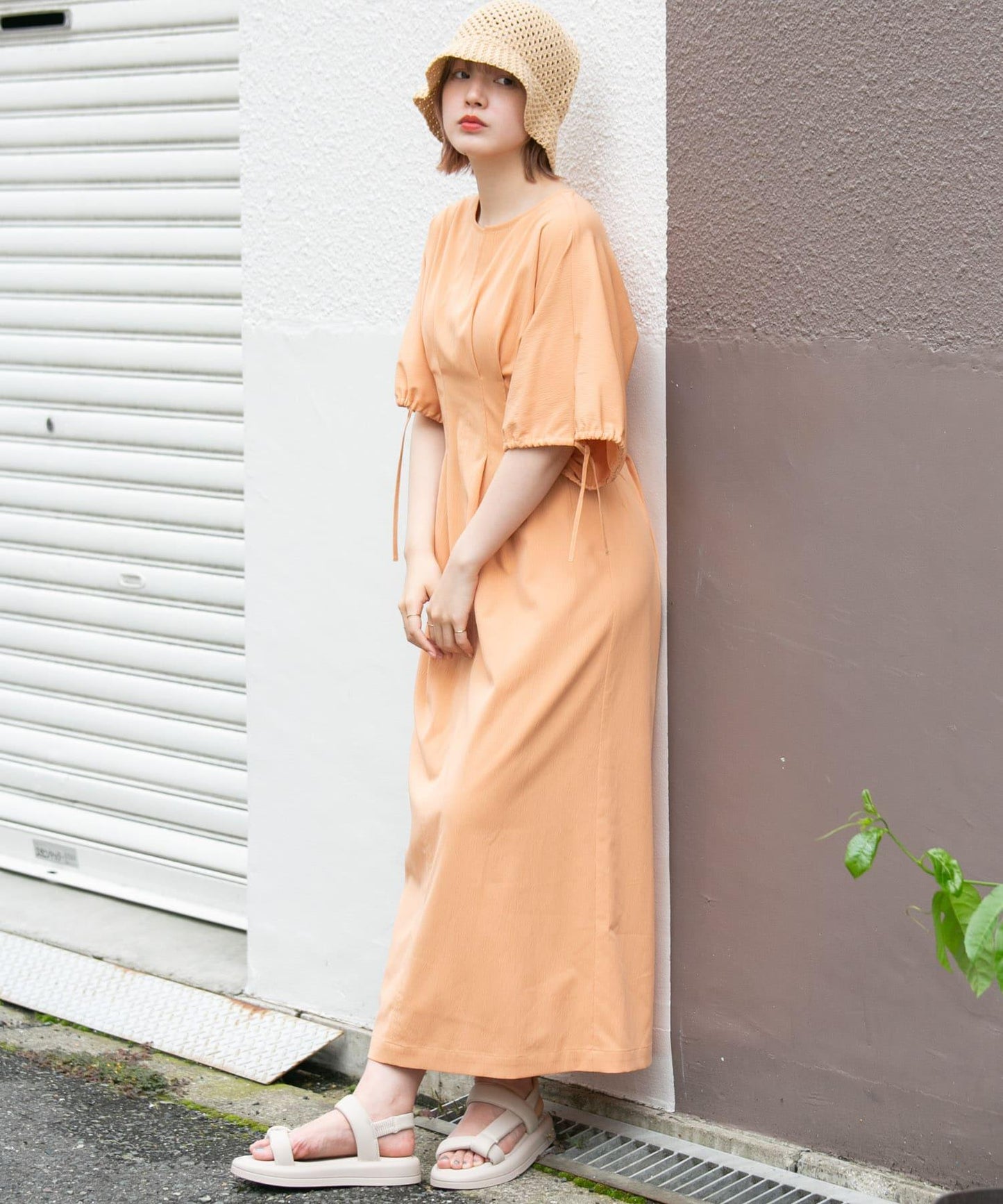 2尺碼可選抽繩袖腰部褶皺連衣裙