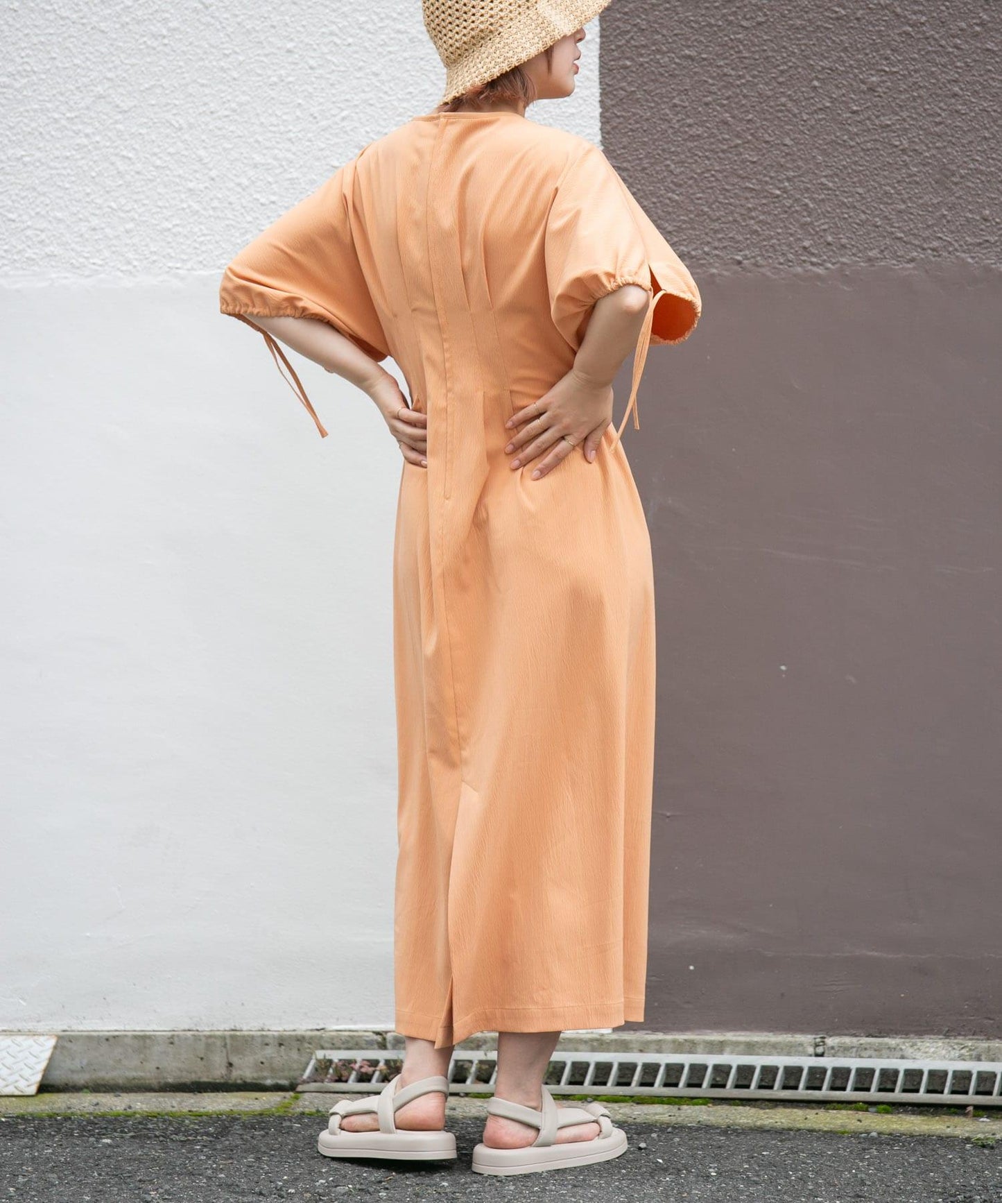 2尺碼可選抽繩袖腰部褶皺連衣裙