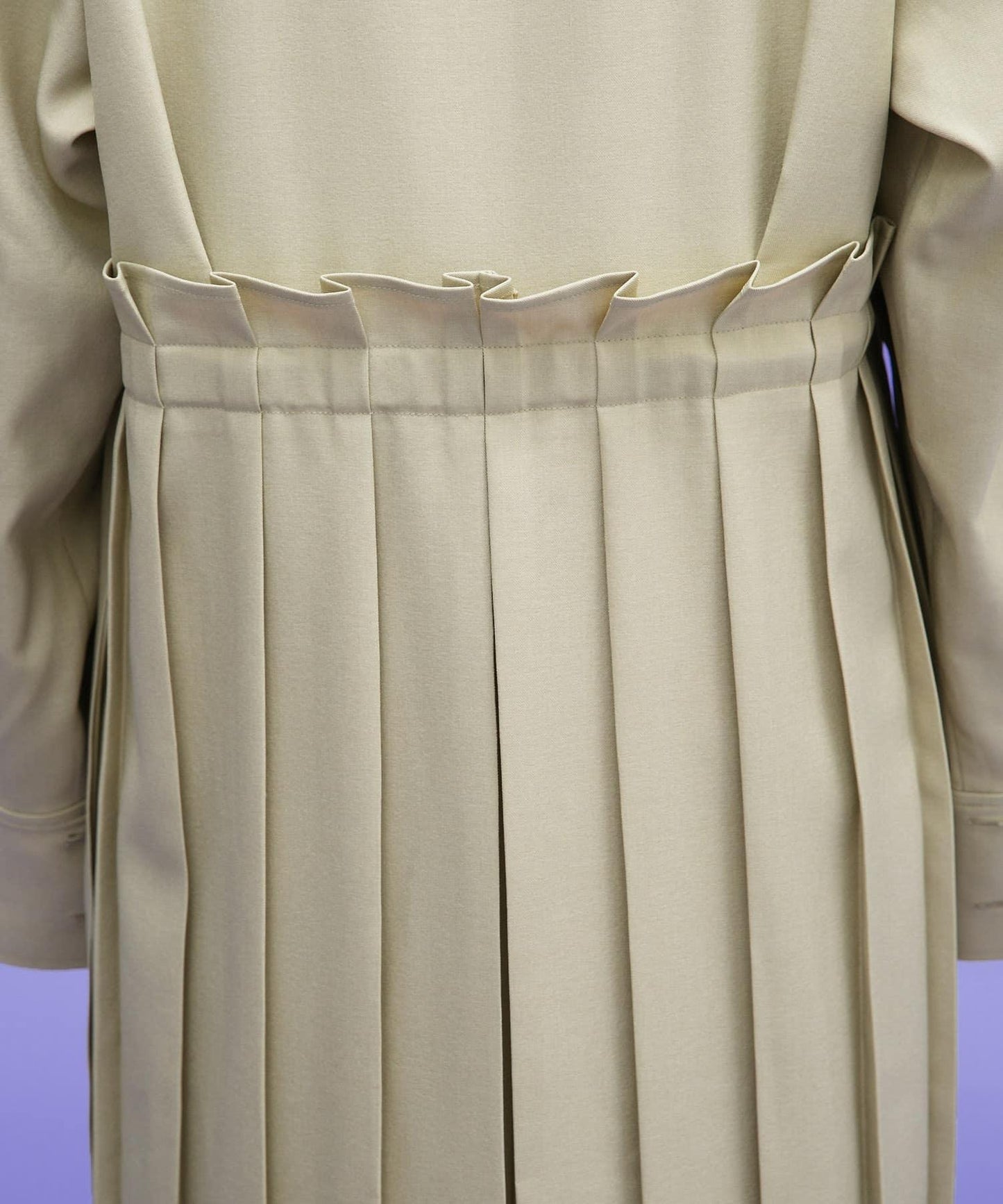 百褶拼接連衣裙