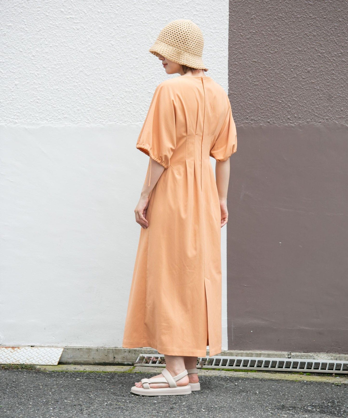 2尺碼可選抽繩袖腰部褶皺連衣裙