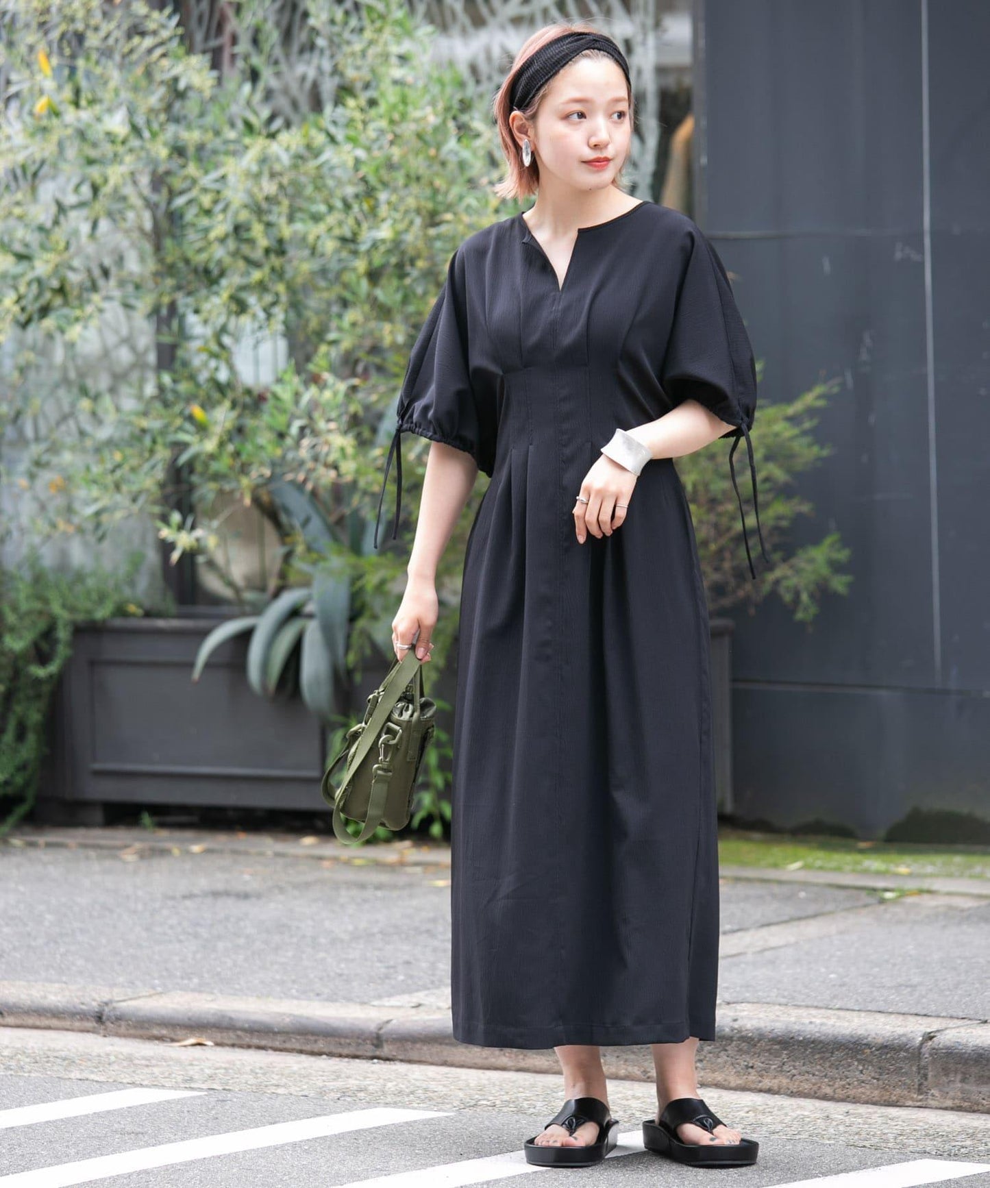 2尺碼可選抽繩袖腰部褶皺連衣裙