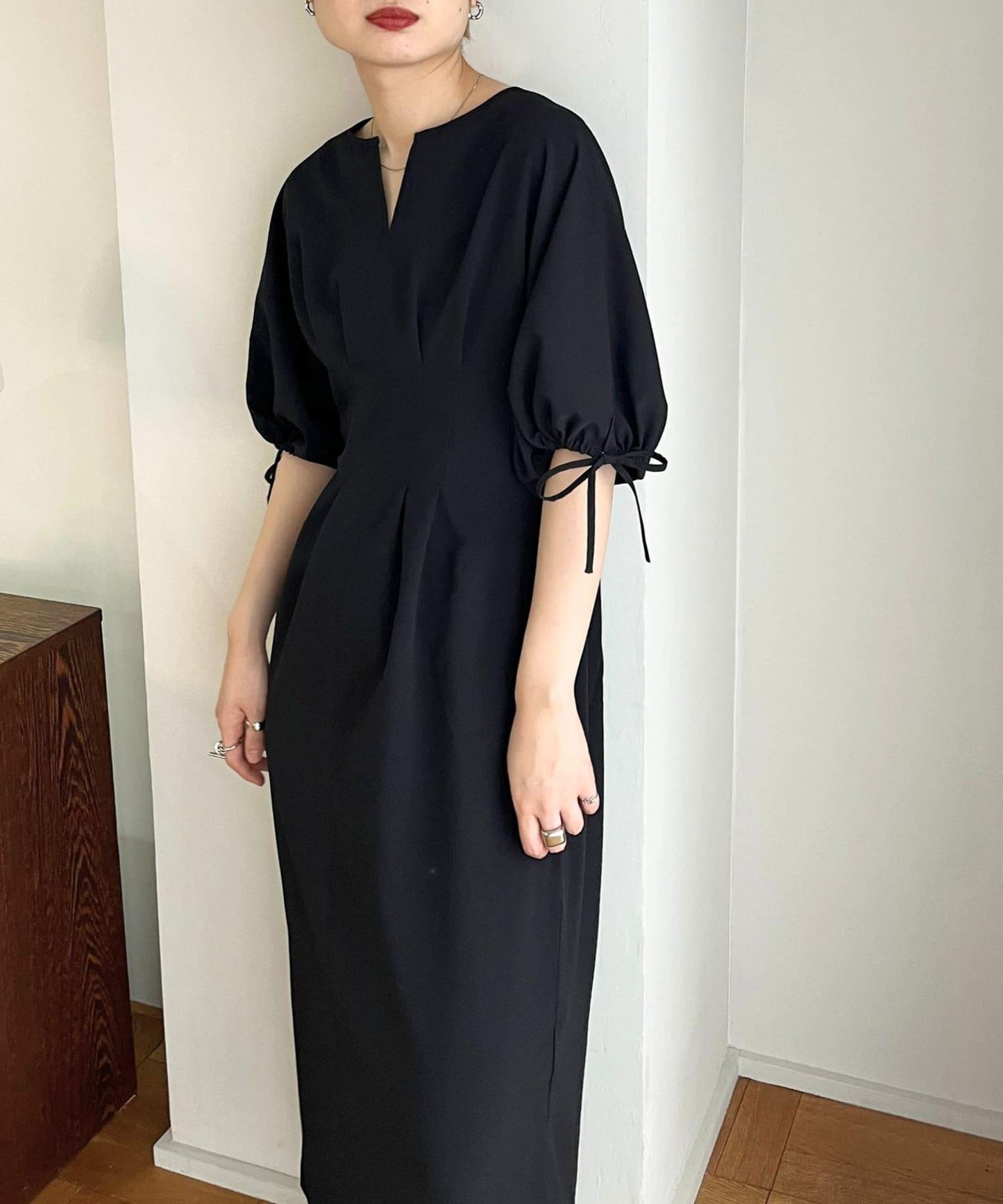 2尺碼可選抽繩袖腰部褶皺連衣裙