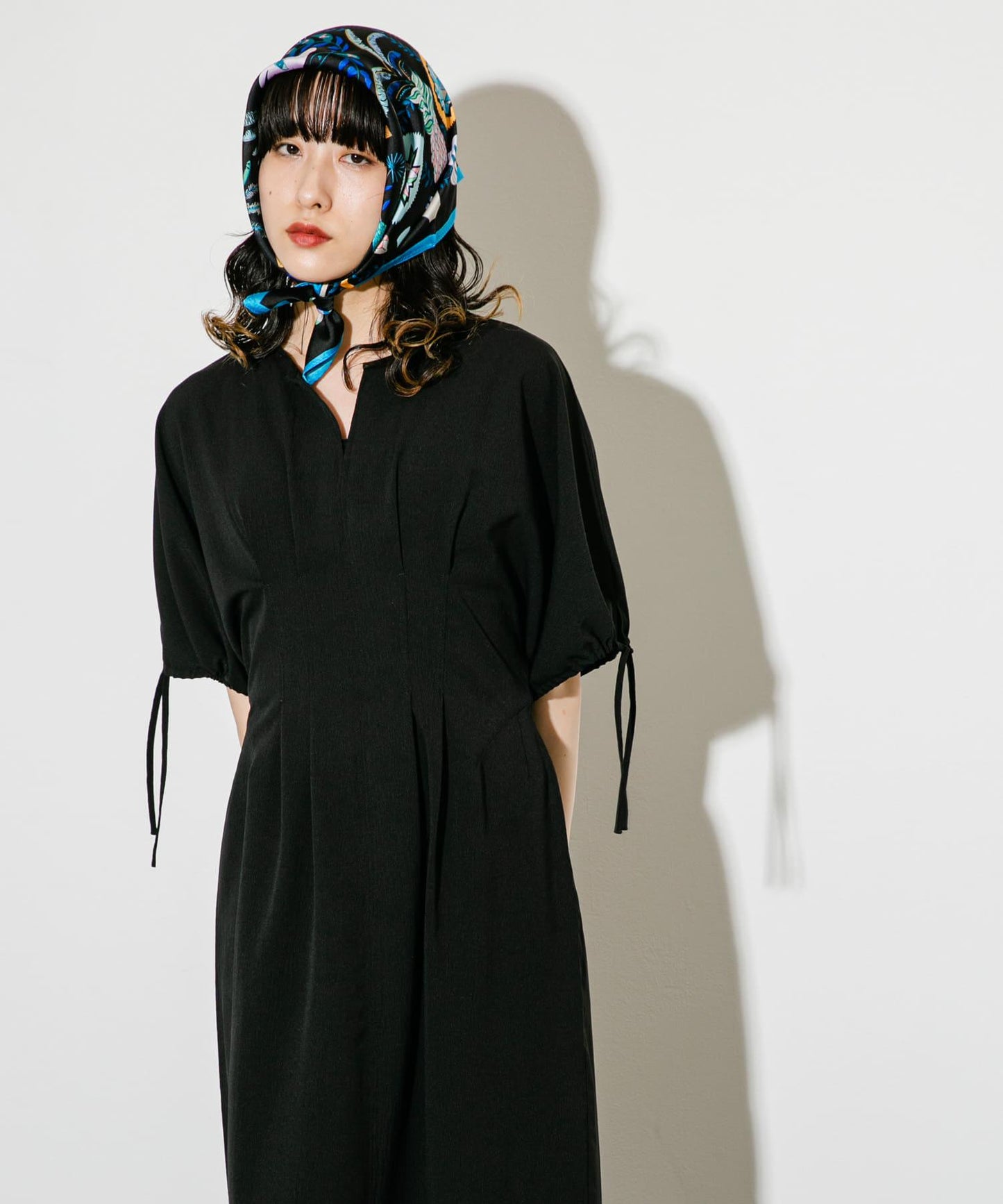 2尺碼可選抽繩袖腰部褶皺連衣裙