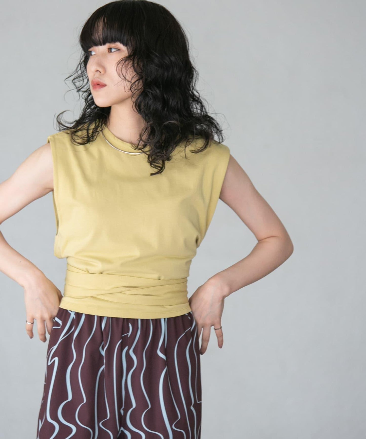 繫帶收腰無袖上衣