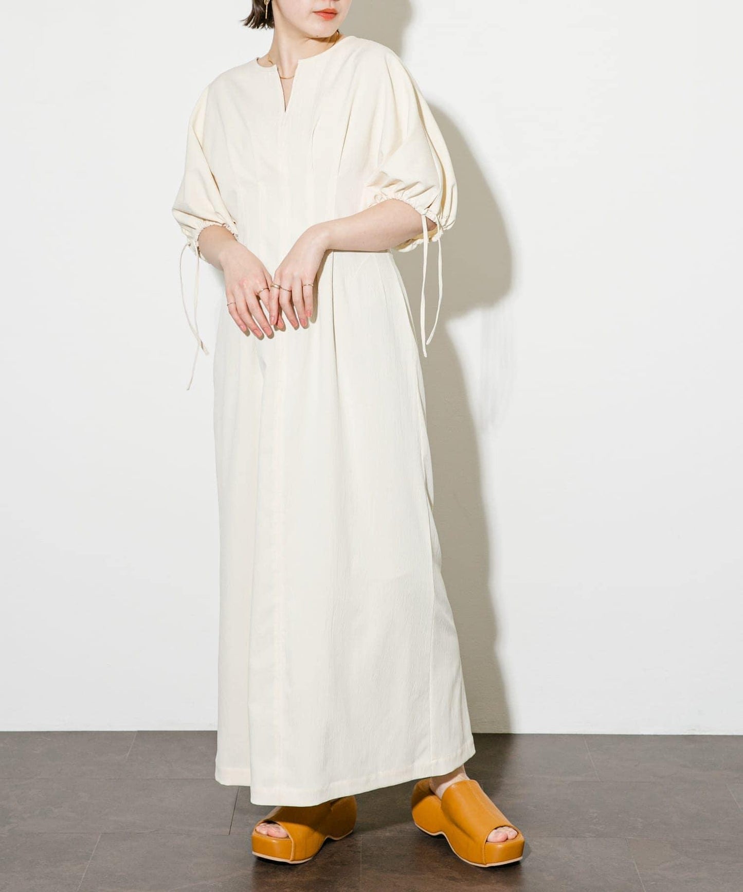 2尺碼可選抽繩袖腰部褶皺連衣裙