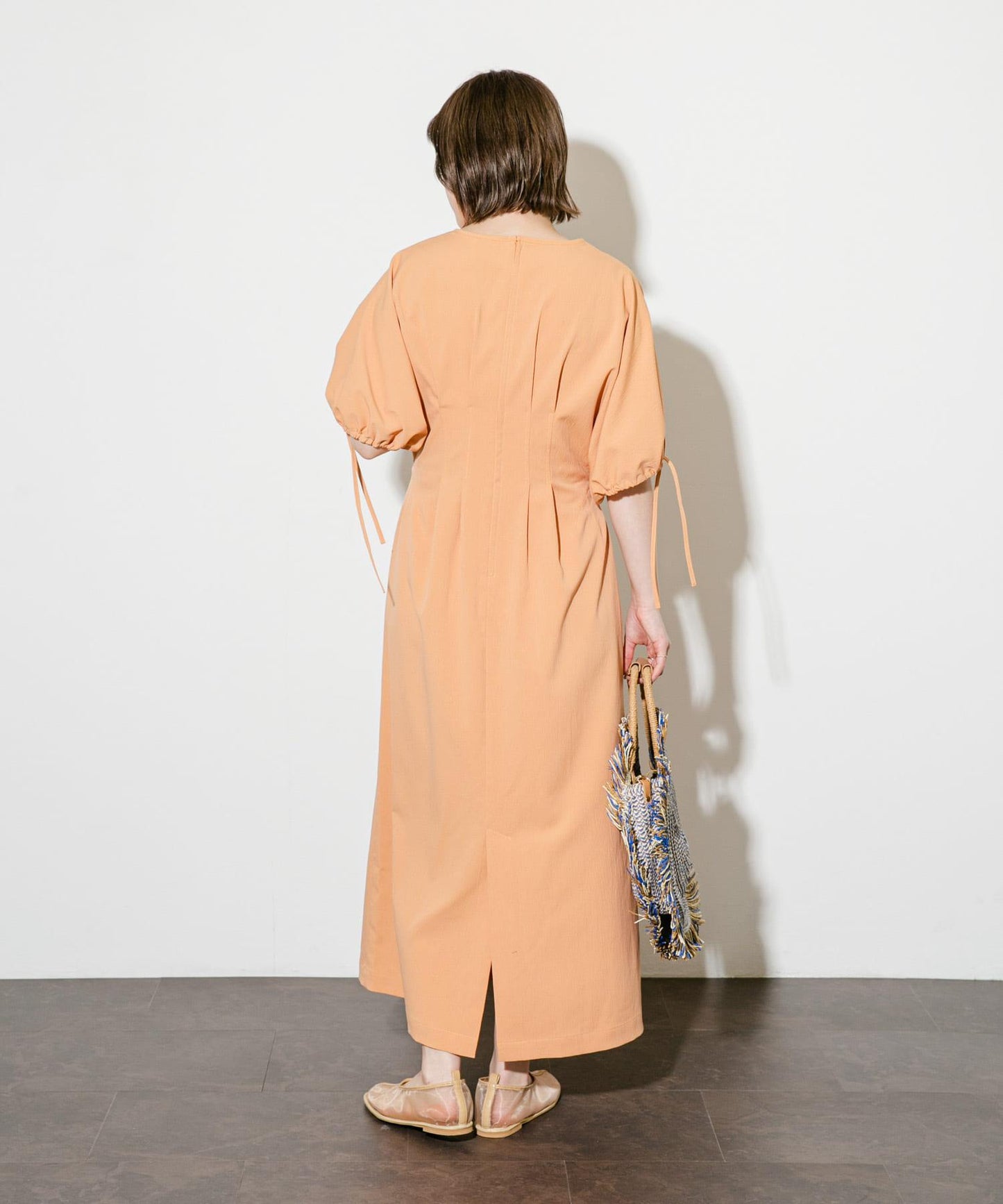 2尺碼可選抽繩袖腰部褶皺連衣裙