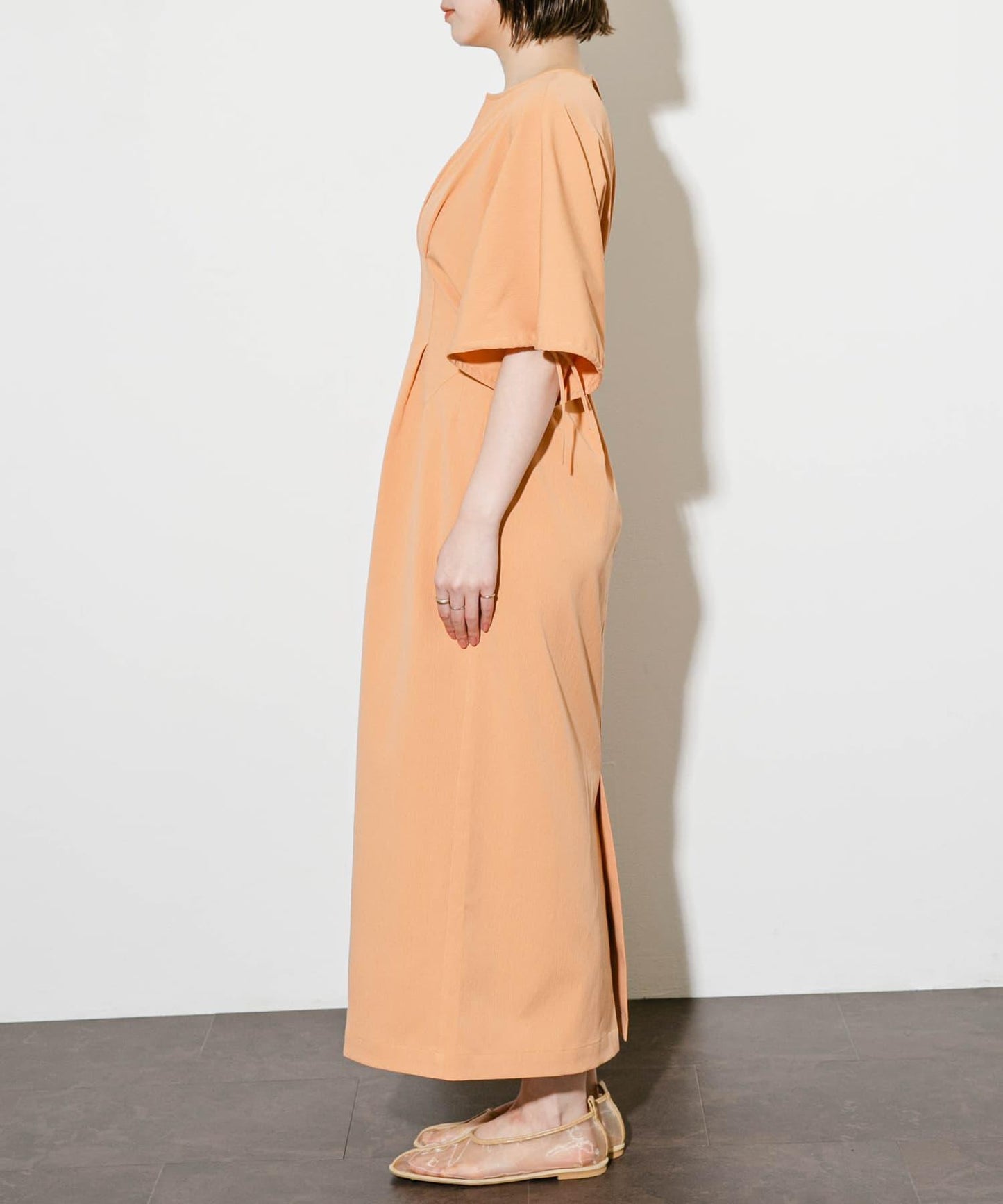 2尺碼可選抽繩袖腰部褶皺連衣裙