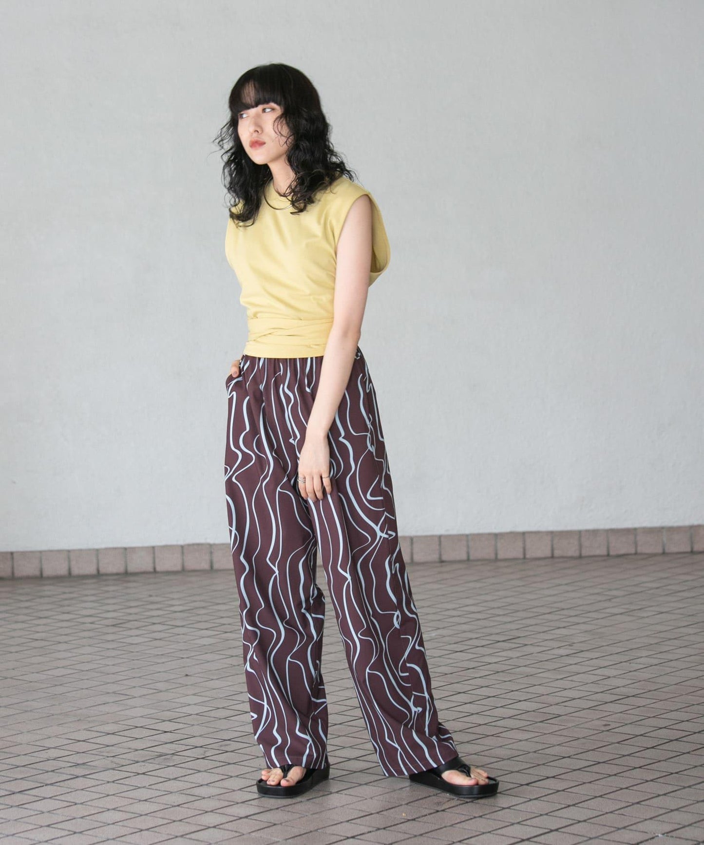 繫帶收腰無袖上衣