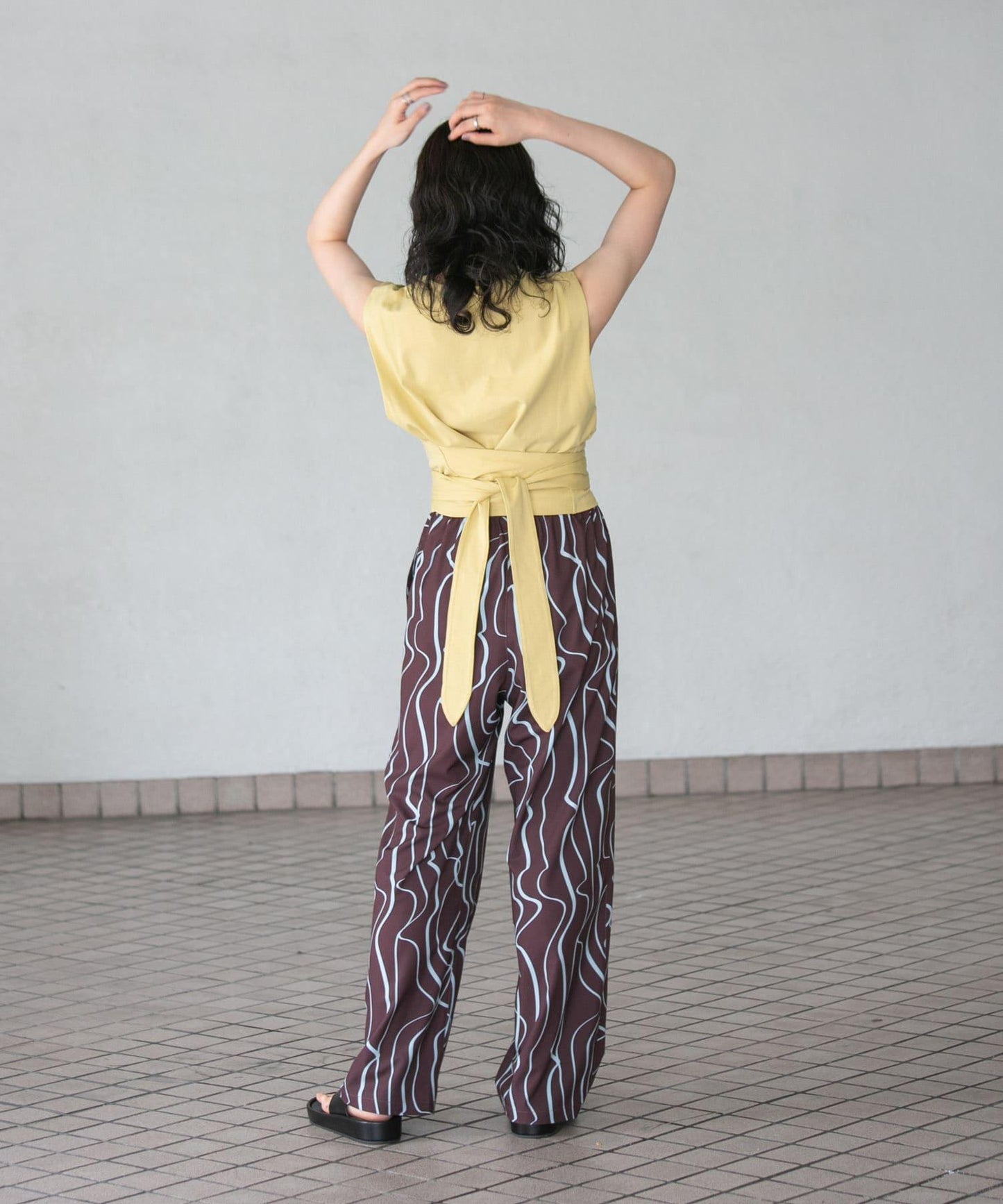 繫帶收腰無袖上衣