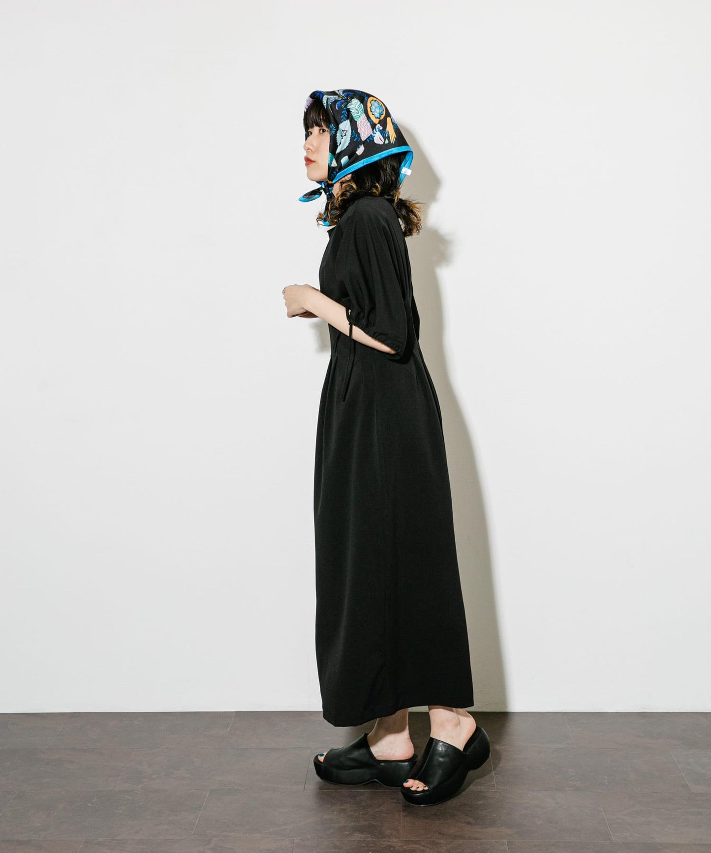 2尺碼可選抽繩袖腰部褶皺連衣裙