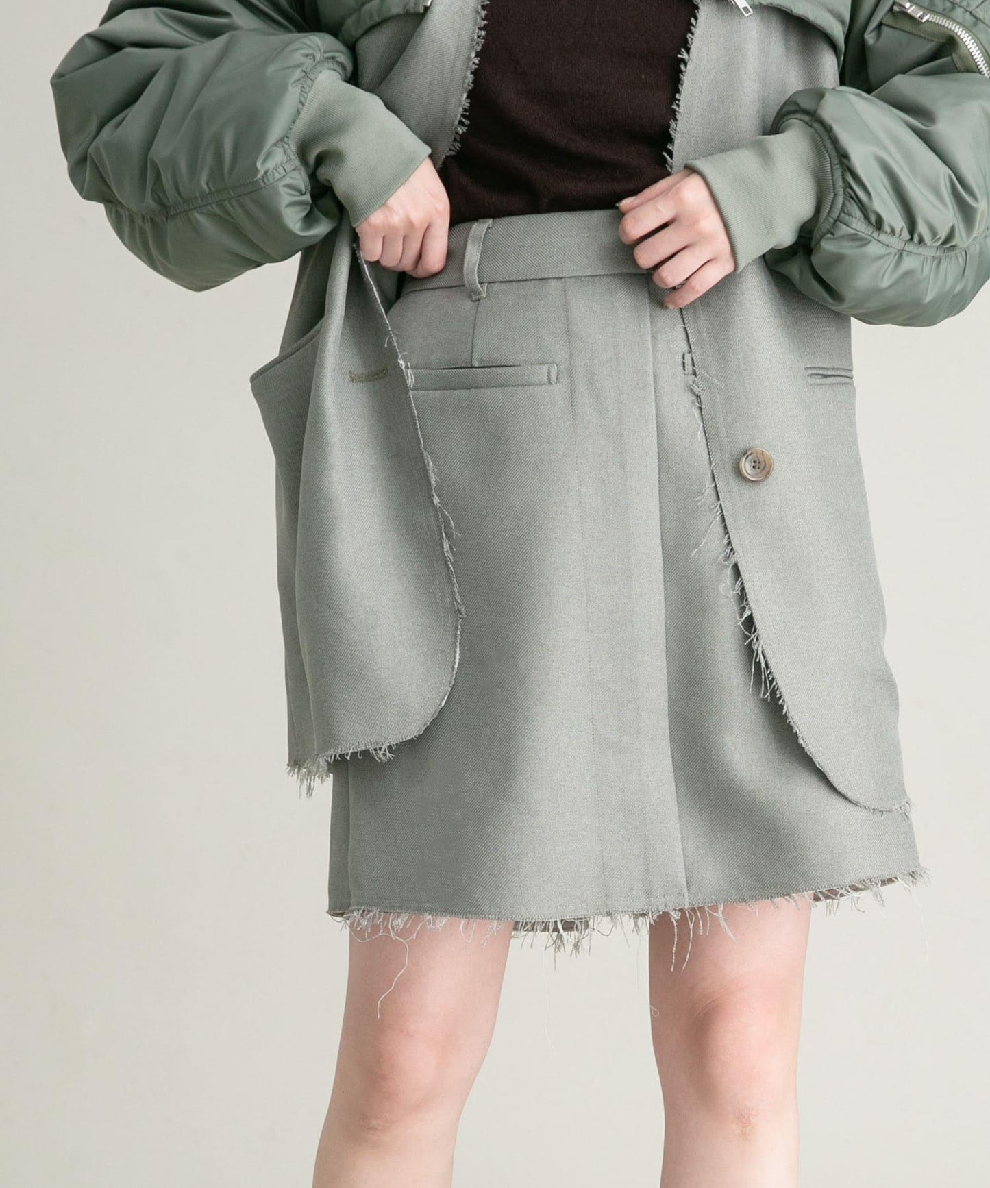 裁剪下襬迷你裙