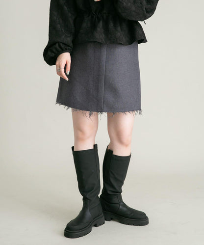 裁剪下襬迷你裙