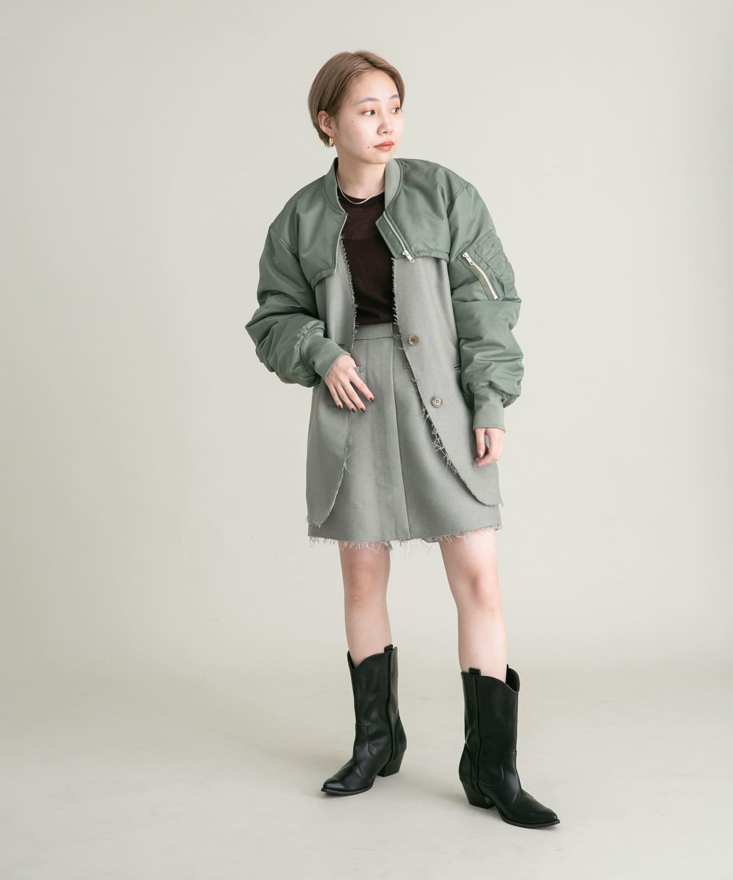 裁剪下襬迷你裙