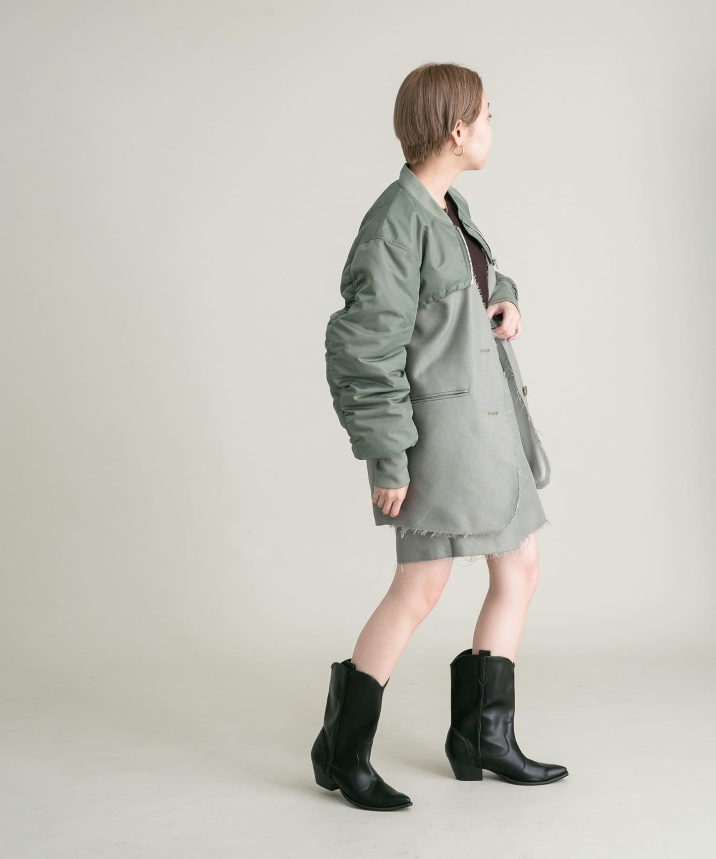 裁剪下襬迷你裙